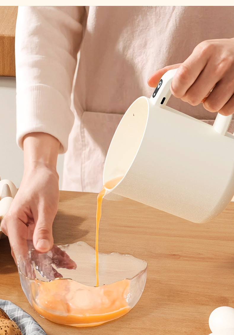 家庭用キッチンで使う小型卵ビーター