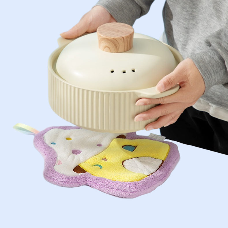 Cartoon mushroom house hand towel hanging thick coral fleece embroidered towel absorbent cute handke