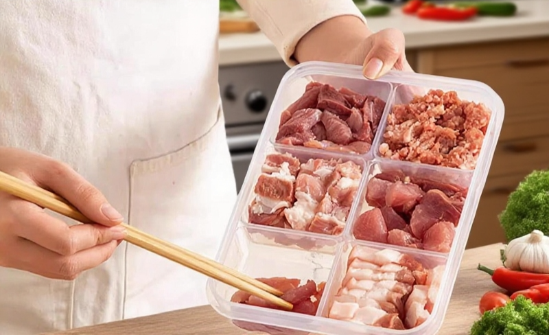 分格透明厚手タッパーの全体写真