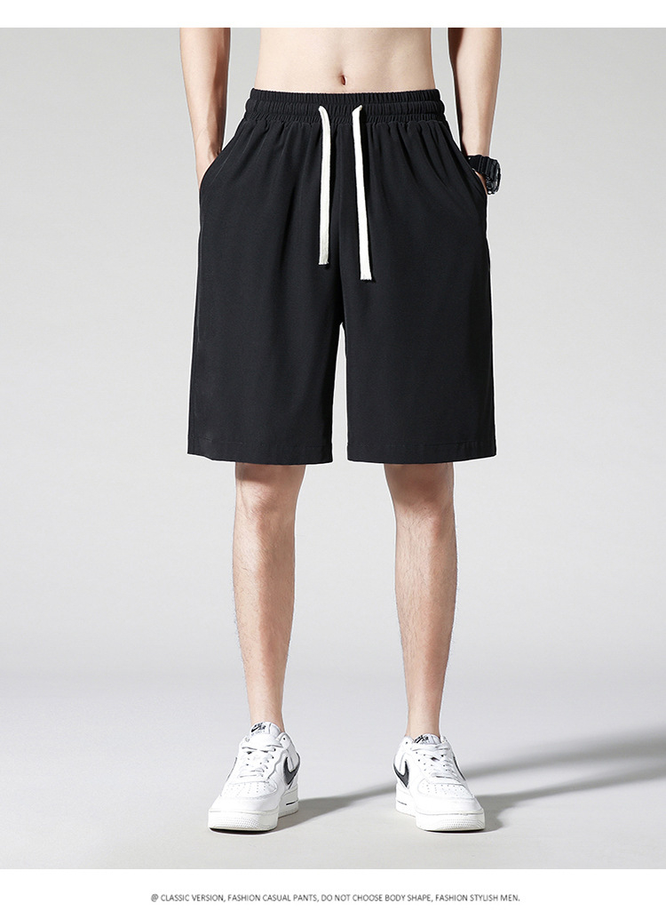 汗を素早く乾かす薄手スポーツショーツ