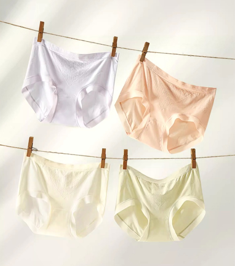 틱톡 인기몰이 폴리유산 여자 팬티