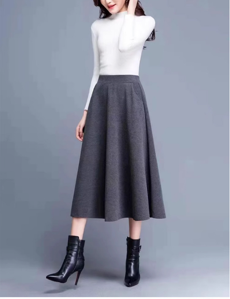 カジュアルにも使えるミディスカート