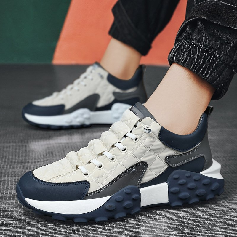 タイヤアウトソールスニーカー