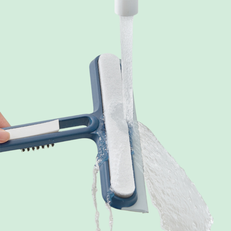 Multifunctional 4-in-1 windshield wiper