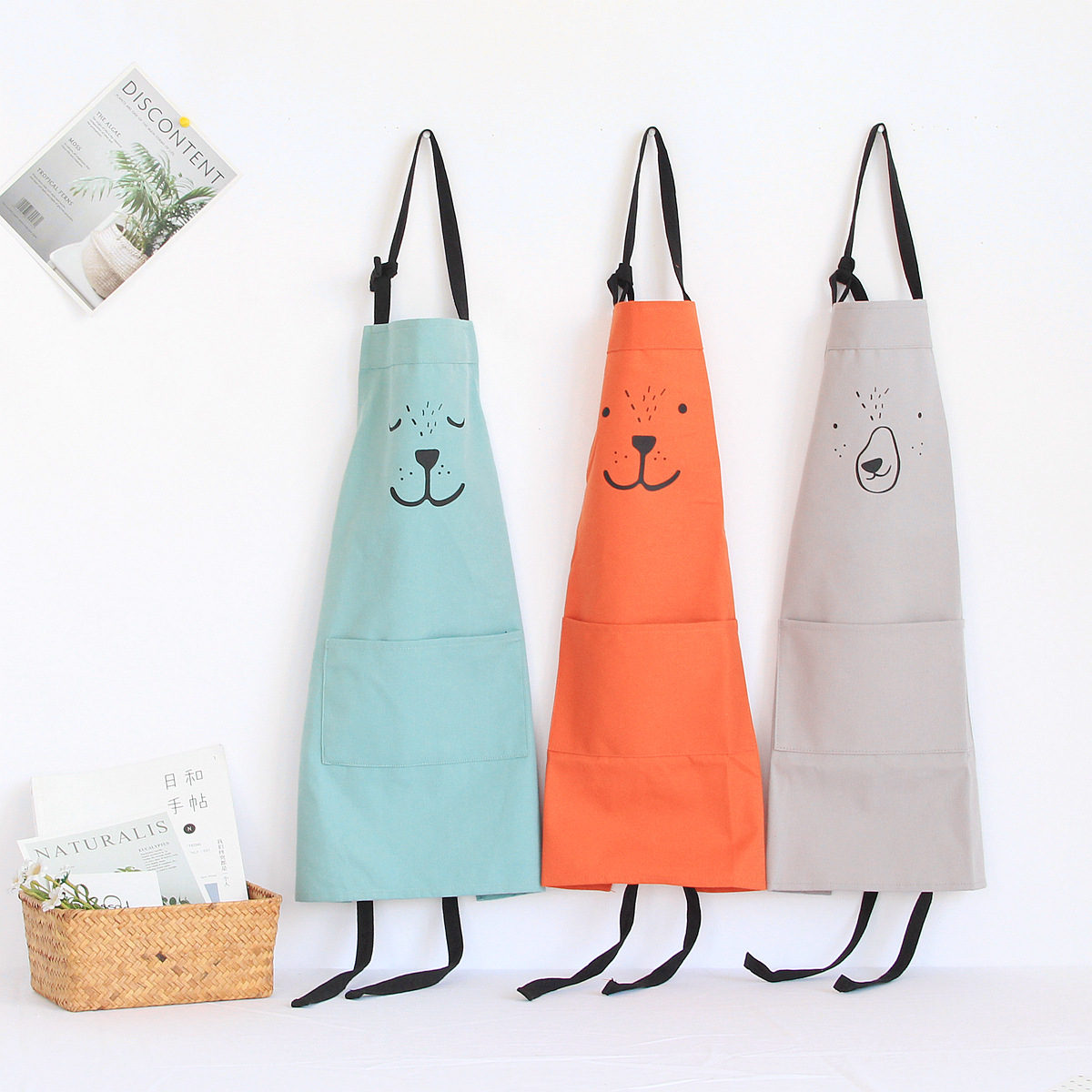 親子でお揃いのコットンエプロン着用イメージ