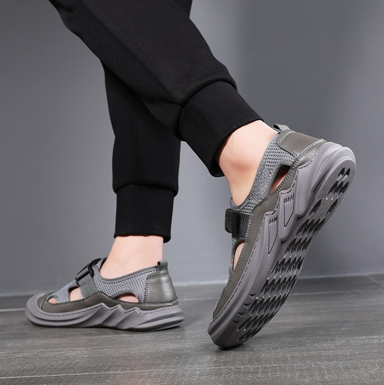 カジュアルコーデに合うメンズスポーツサンダル