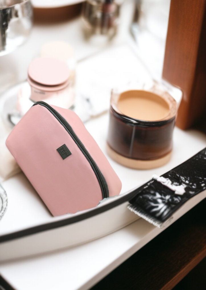 旅行用オーガナイザーバッグの開いた状態