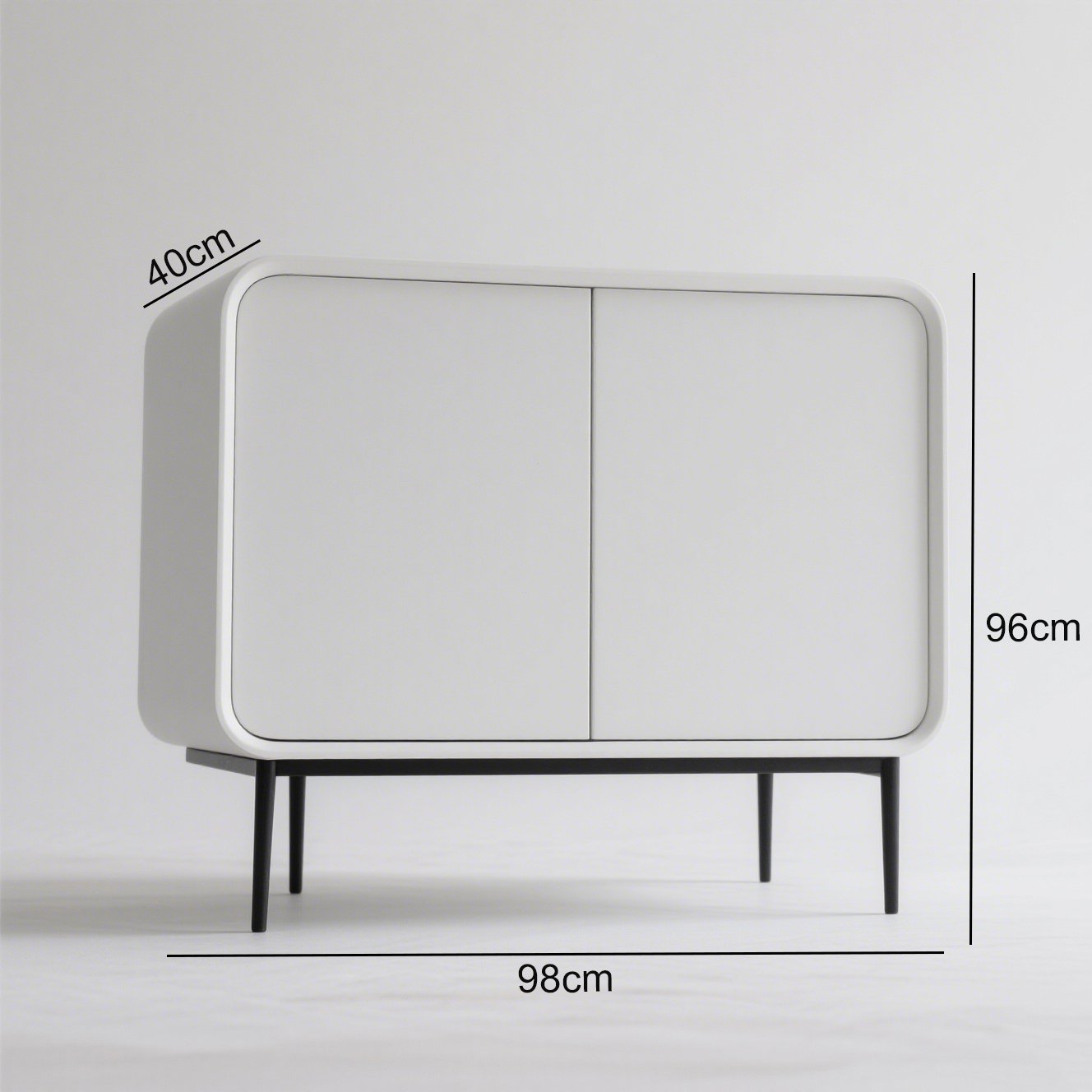 Praktická bílá skříňka s policemi