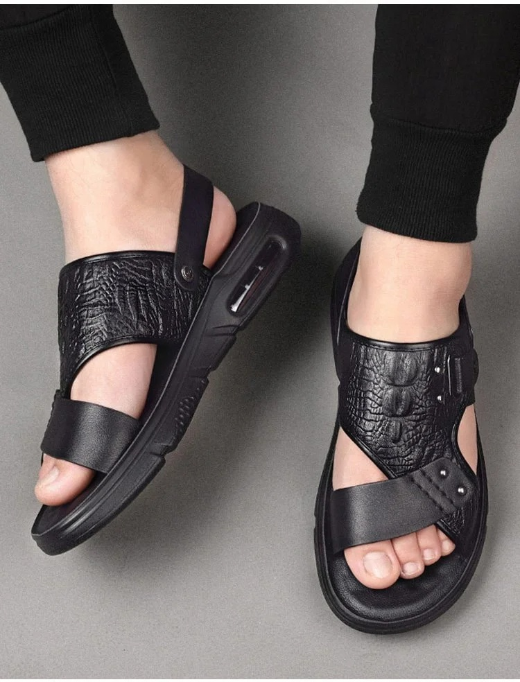 Sandales homme motif crocodile adaptées à la plage