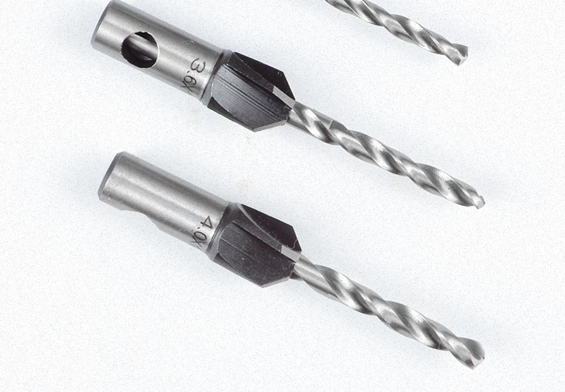 Uso de broca de cuatro filos en superficies metálicas