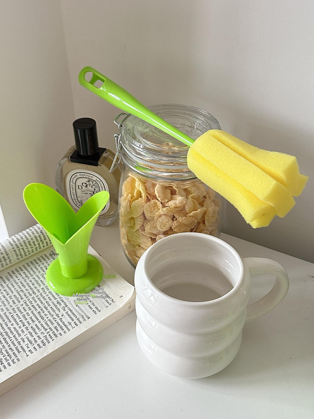 Snadné čištění těžko dostupných míst ve sklenicích