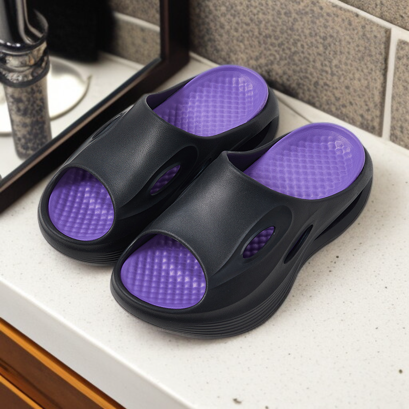 نعال خارجية جديدة للرجال لعام 2025 مضادة للانزلاق وناعمة الملمس