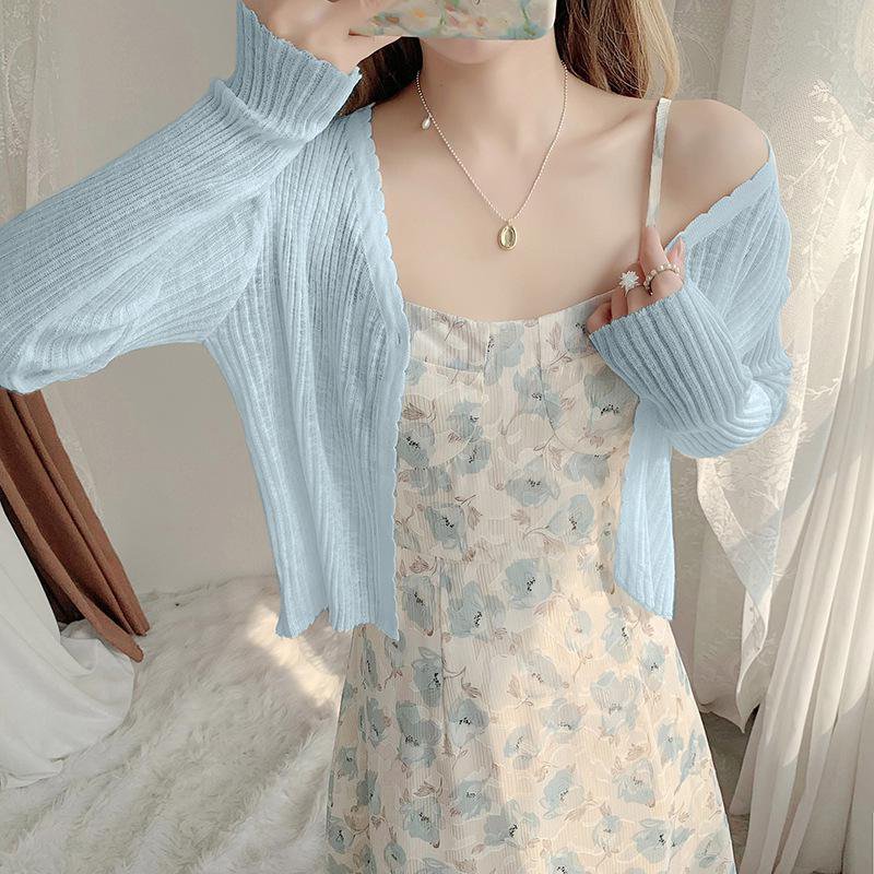 여름 얇은 슬립과 가디건 코디 이미지