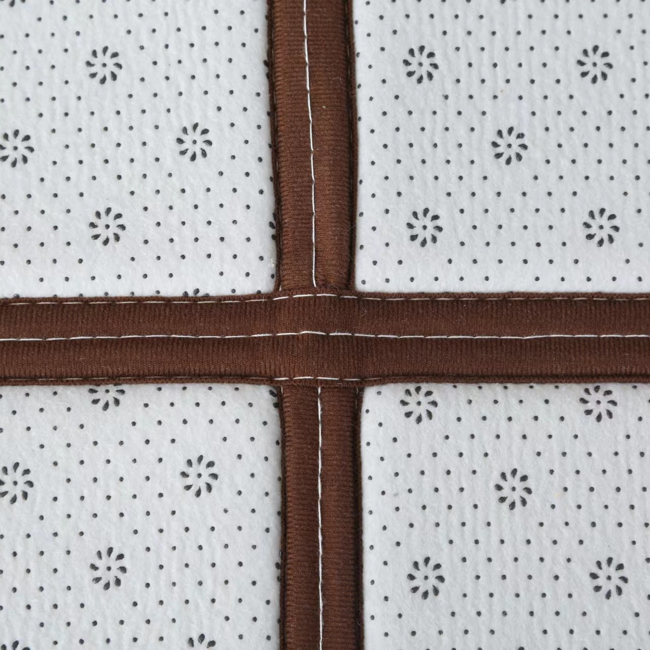 夏用ラグマット 夏用 ラグ カーペット い草 敷き 畳 マット ゴザ ユニット 琉球畳 たたみ 夏 冷感 部屋 ごろ寝 お昼寝マット ごろ寝座布団 和風 折りたためる 便利な収納 天然素材 滑り止め