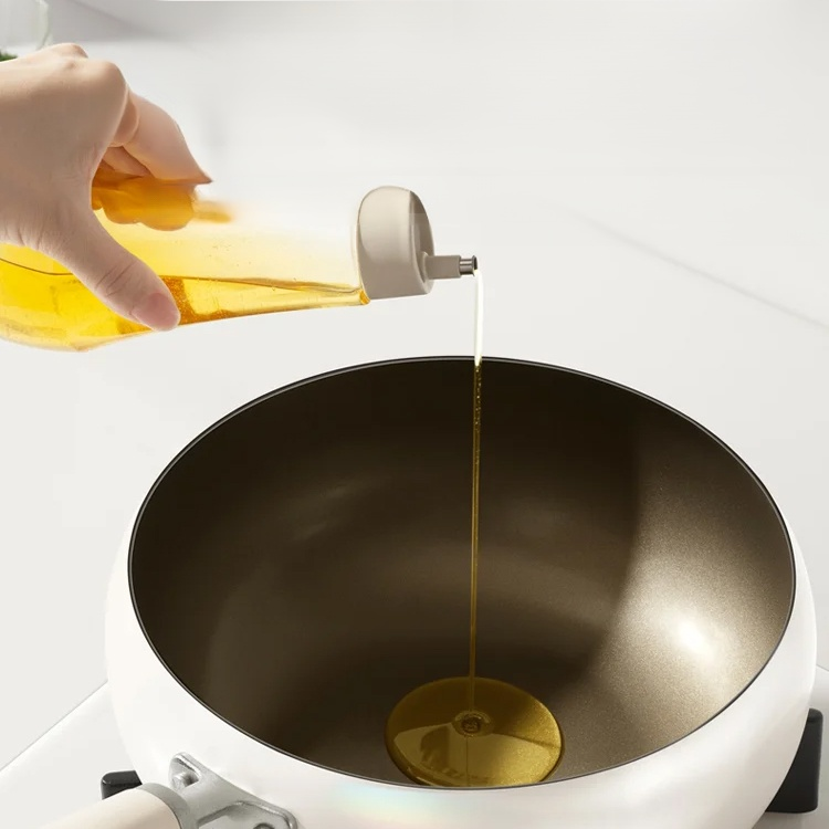 새로운 가정용 작은 철냄비 크리스털냄비 미니 작은 끈적임 큰 배 볶음냄비 여자 좋은 도우미 티타늄 크리스털 작은 철냄비