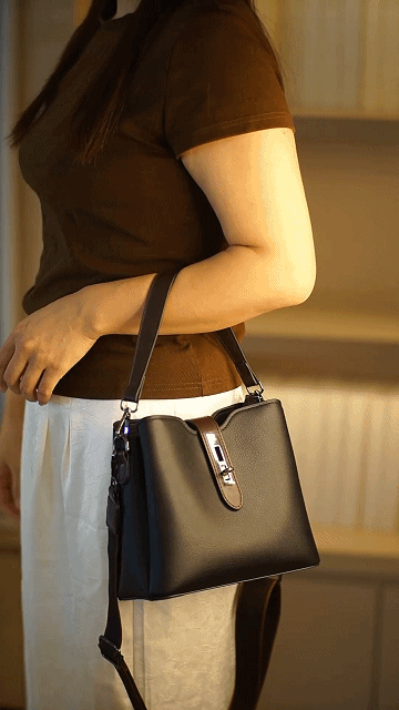 日本職人が仕上げた栃木レザーバケツバッグ