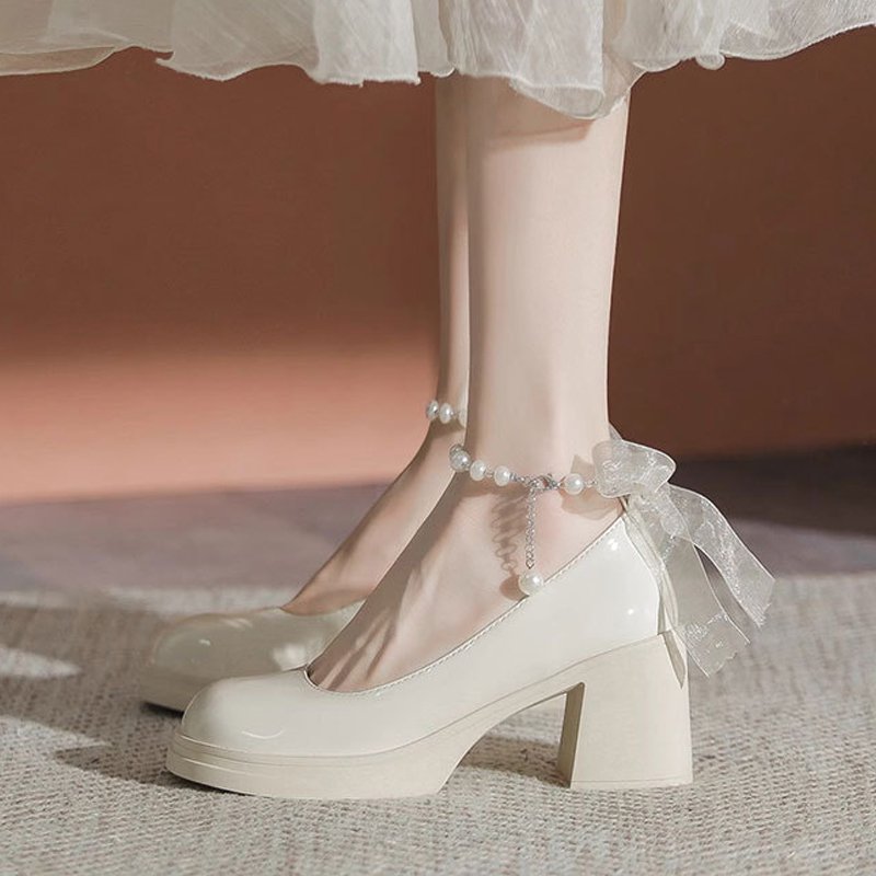 かわいいハイヒール