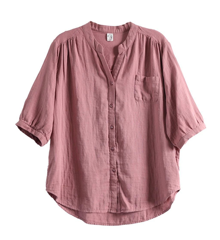 ナチュラルな素材感の綿麻ブラウスディテール