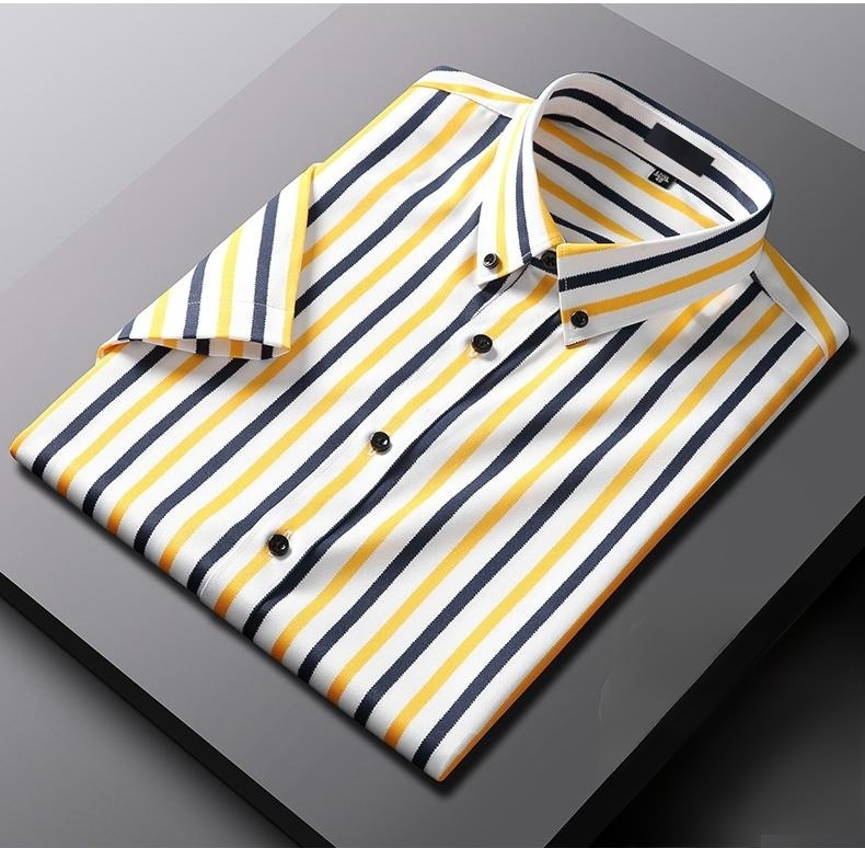 ビジネスシーンに最適なストライプメンズシャツ