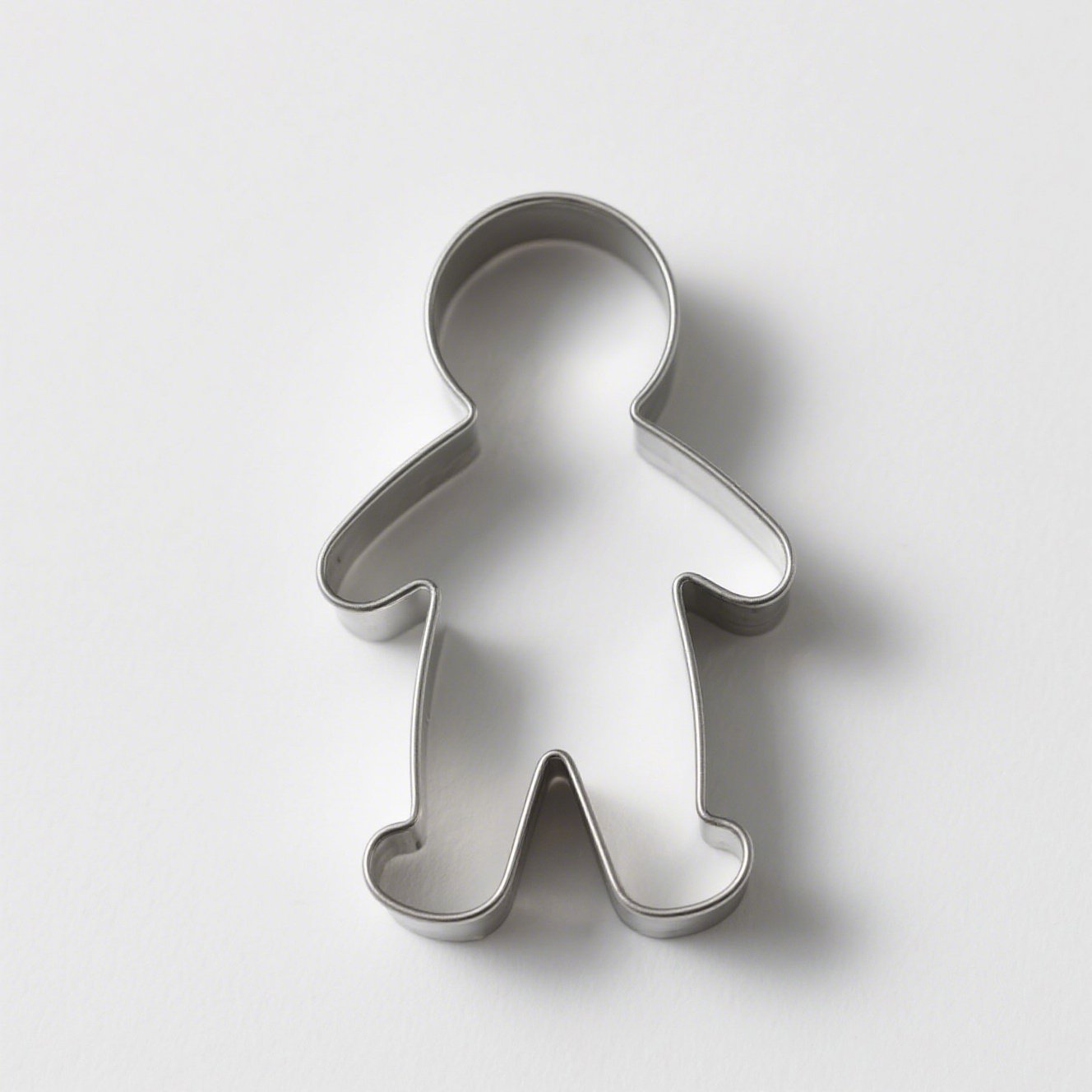 Vykrajování sušenek pomocí nerezové formy