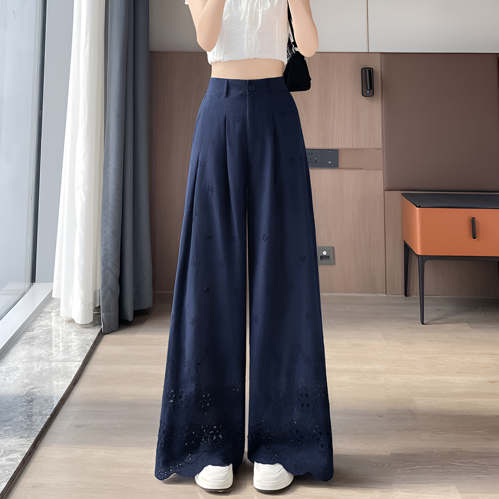 レディースカジュアルストレートパンツのコーデ例