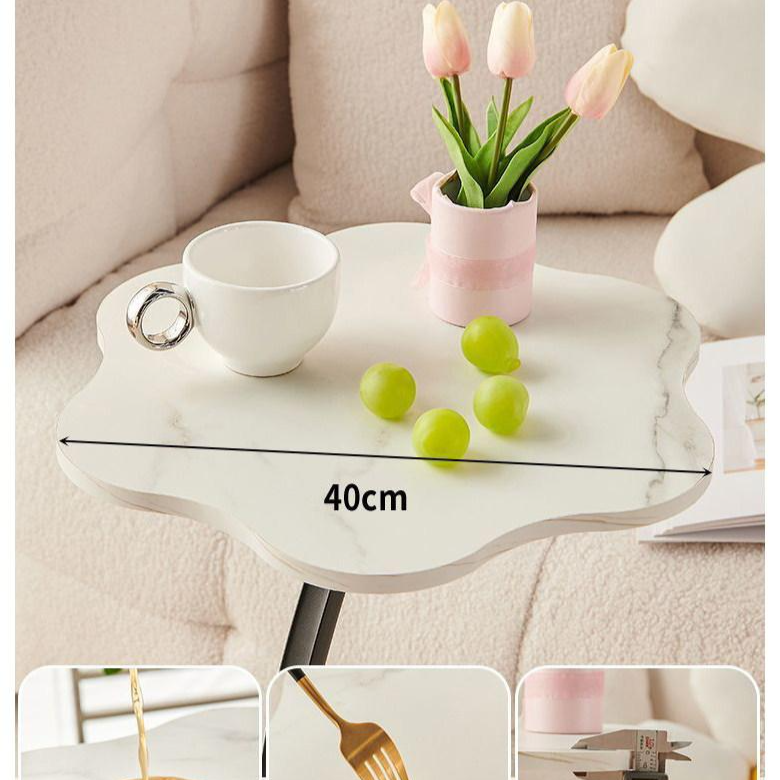 유럽풍 패션 창의 꽃잎 모양 티 테이블