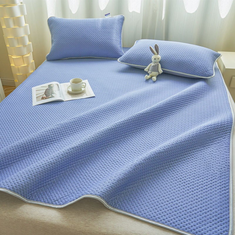 接触冷感＆持続冷感敷きパッド