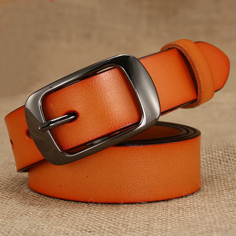 本革、牛革、金属バックル、丸革加工、服と合わせやすい、長持ち