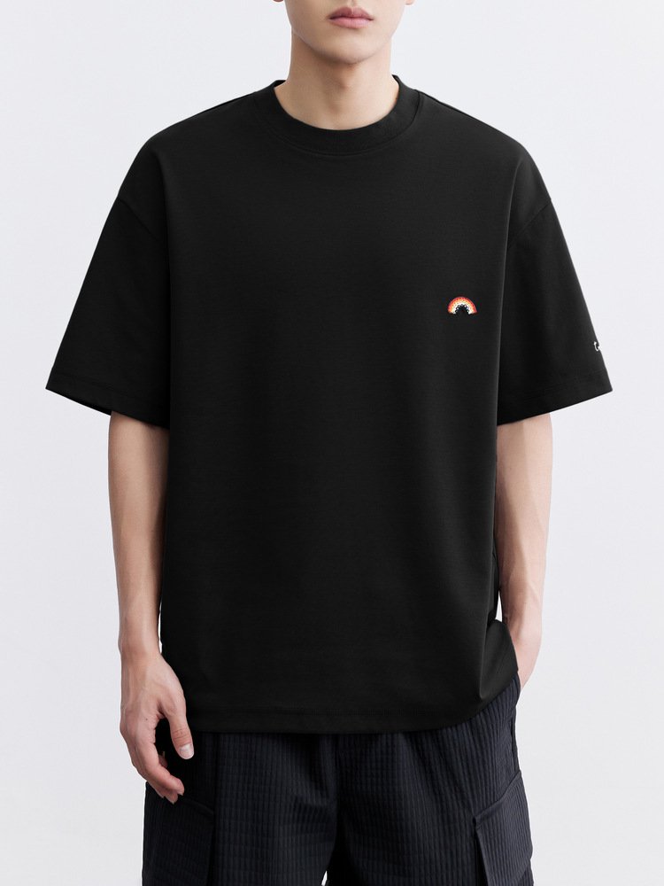 Pánské vyšívané tričko s krátkým rukávem a kulatým výstřihem