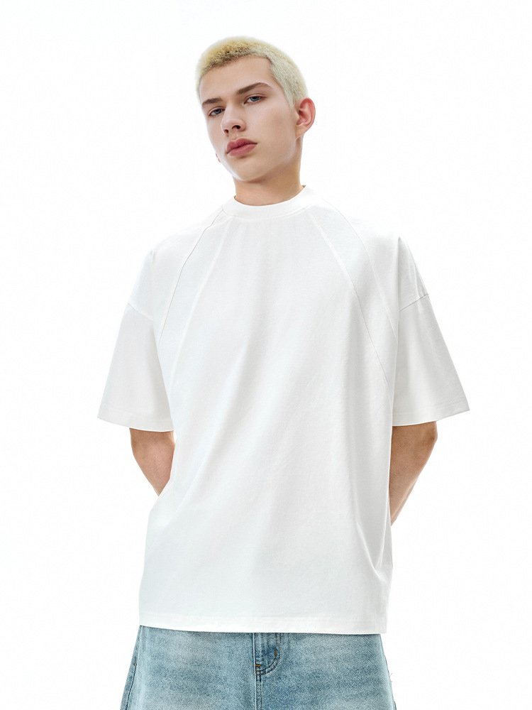 Nové tričko s krátkým rukávem a výrazným prošíváním