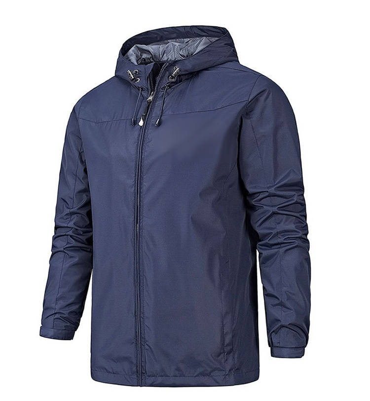 アウトドアに最適な保温マウンテンパーカー