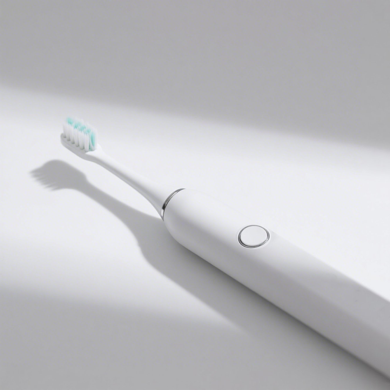 Dobíjecí elektrický zubní kartáček