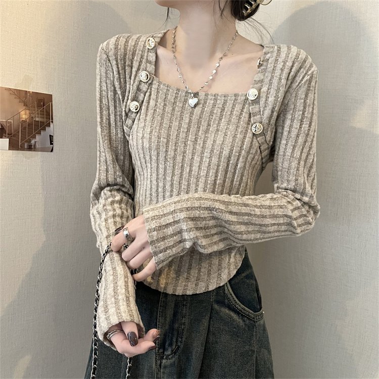 レイヤード風スクエアネックカシミヤニット