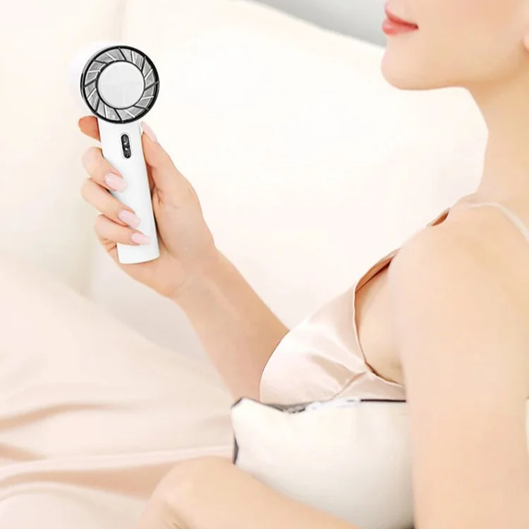 冷却プレート付きハンディ扇風機