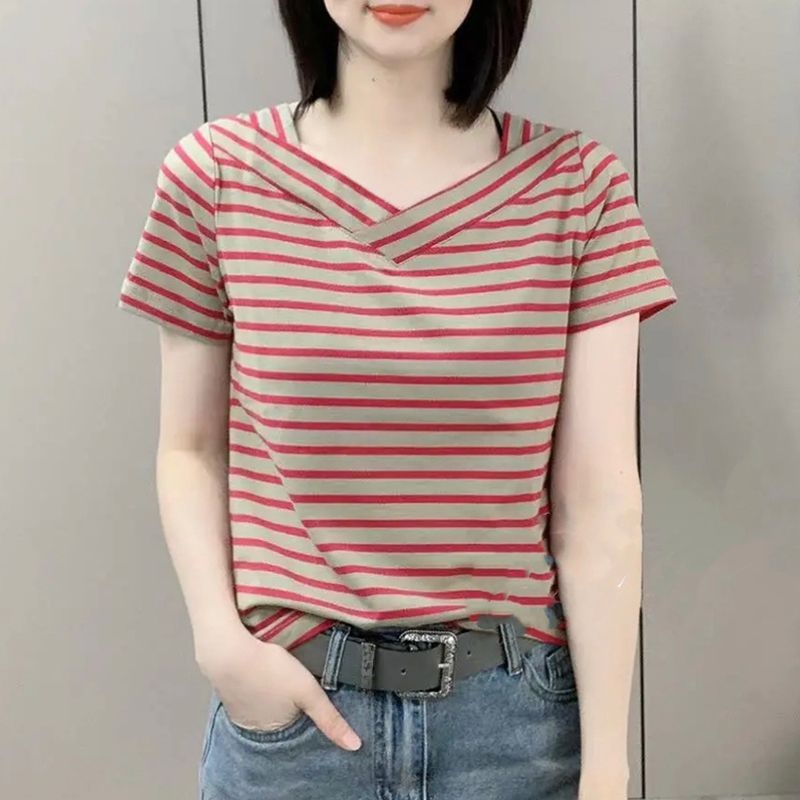 เสื้อยืดผู้หญิง แบบลายทาง แฟชั่น ใส่ดูผอม