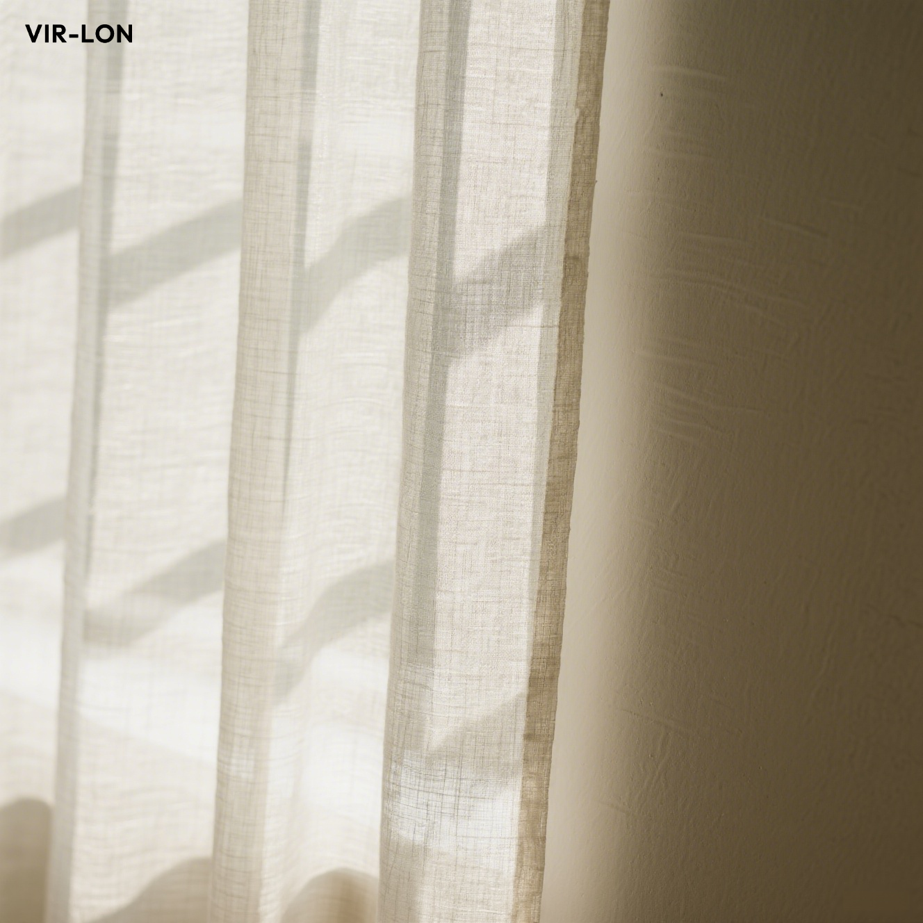 Cremefarbene Jacquard-Vorhänge