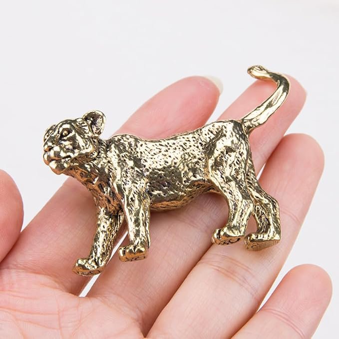 작은 동물 조각 장식