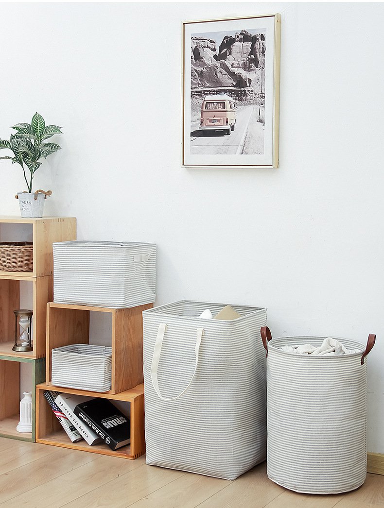 더러운 옷 수납용 바구니 활용 예시