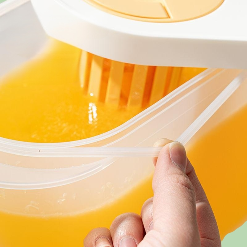 蛇口付き冷たい飲み物入れ