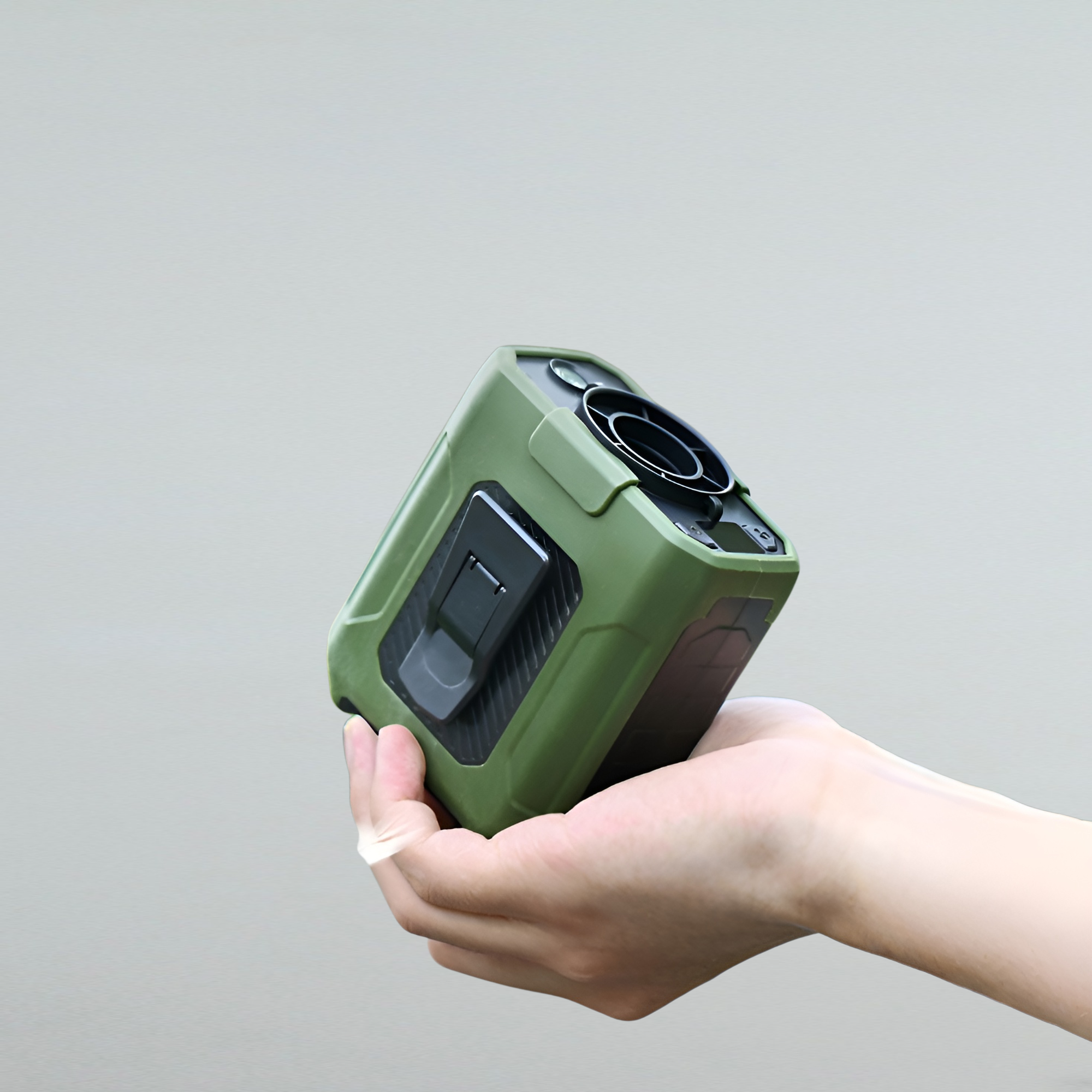 2025年新型屋外用強力高速腰掛けファン、デジタルディスプレイ、内蔵ワイヤー、充電宝物、懐中電灯、滑り止め、落下防止機能付き