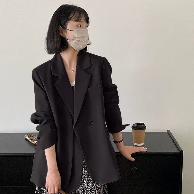 고급스러운 작은 블레이저 재킷