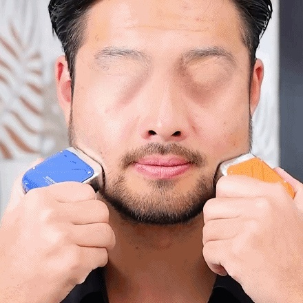 Rotary double ring electric shaver