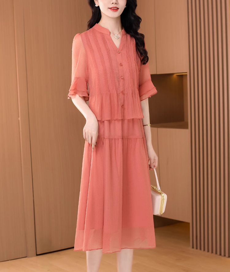 通気性抜群のコットンリネンワンピースディテール