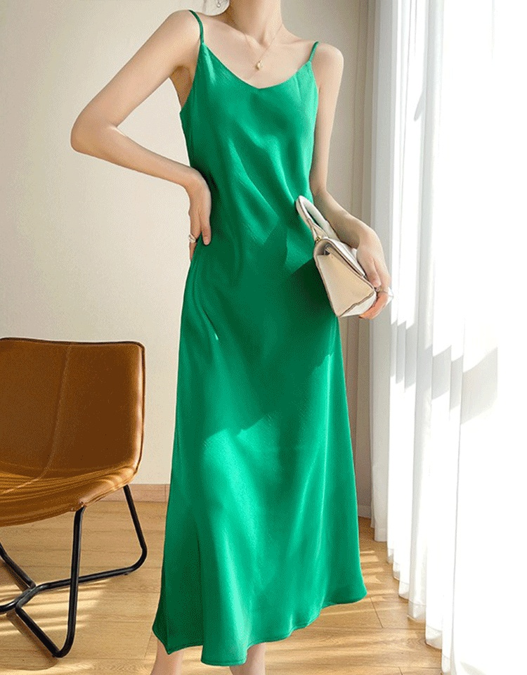 프렌치 새틴 슬립 드레스