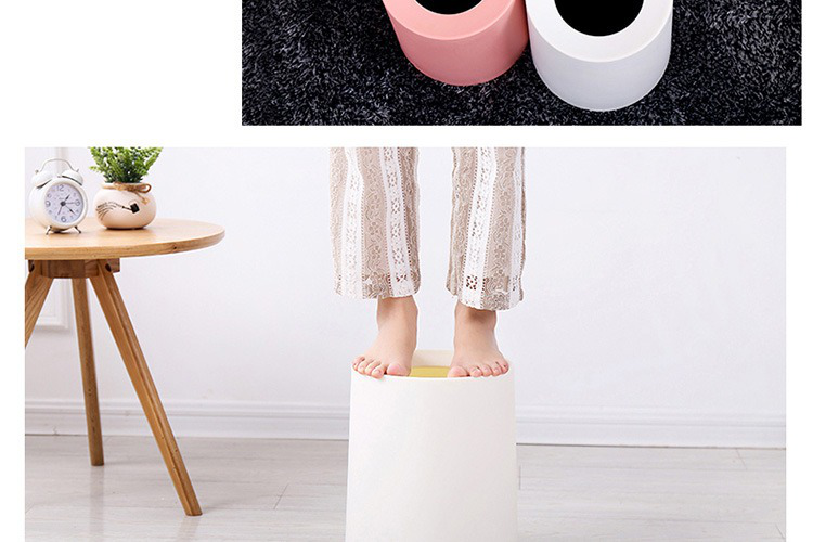 清潔感のあるシンプルごみ箱