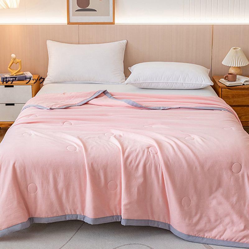 High-end summer quilt for mothers and babies