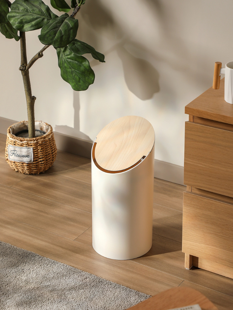 ふたを開けた状態の8Lゴミ箱の詳細