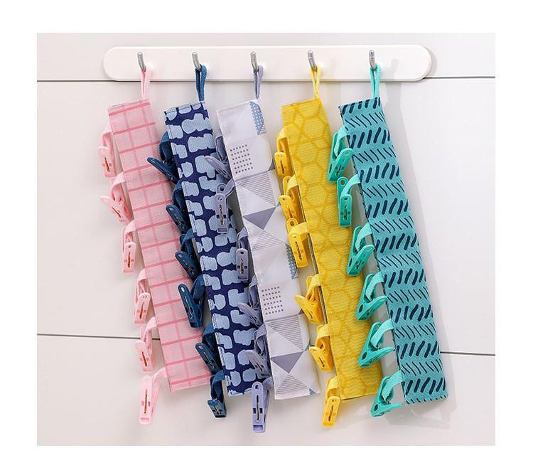 家庭や出張先で使える多用途ハンガー