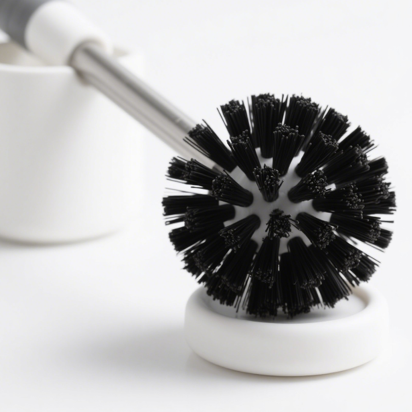 シリコン製のトイレブラシ本体と交換用ヘッド