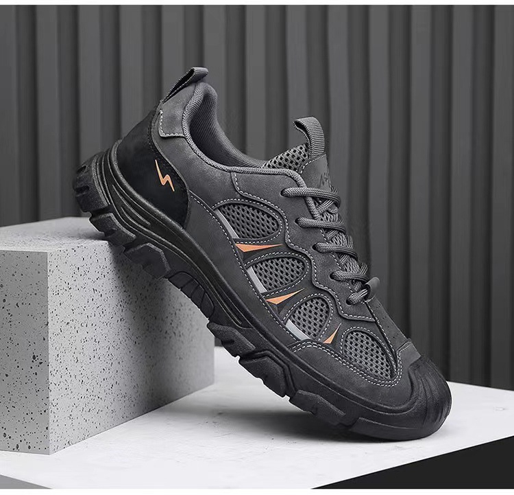 通気性抜群のスポーツ用メンズシューズ